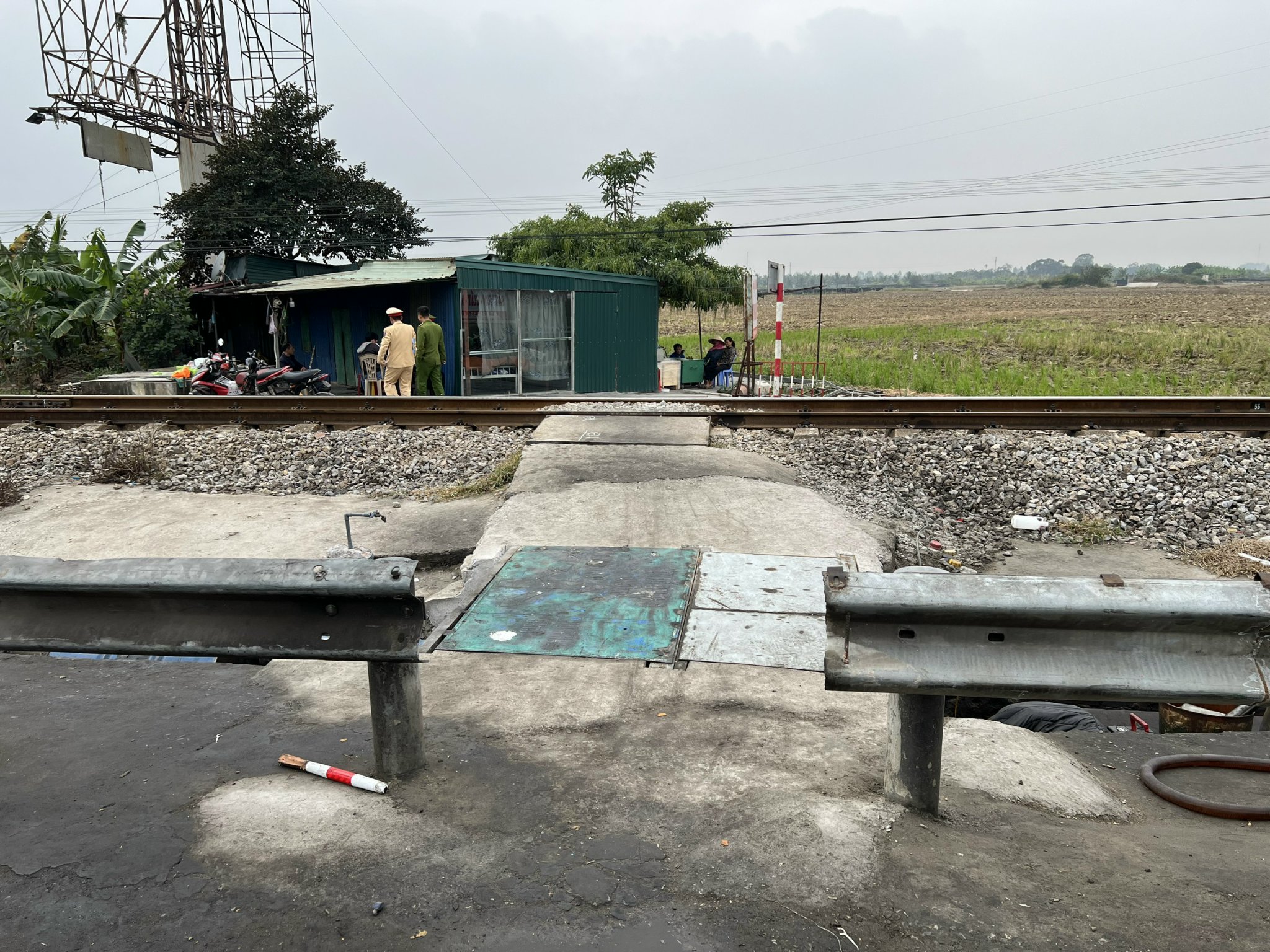 Cơ quan CSĐT Công an huyện An Dương khởi tố đối tượng Cản trở giao thông đường sắt